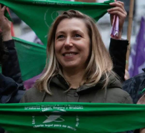 A la mansedumbre ni cabida